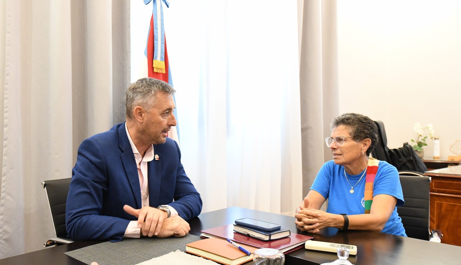 La intendenta de Federal, Alicia Oviedo, se reunió con el presidente de la Cámara de Diputados, Gustavo Hein.